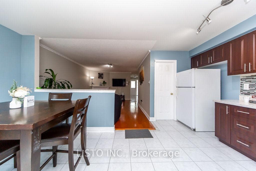 7115 Rexwood Road Unit 46 photo 15
