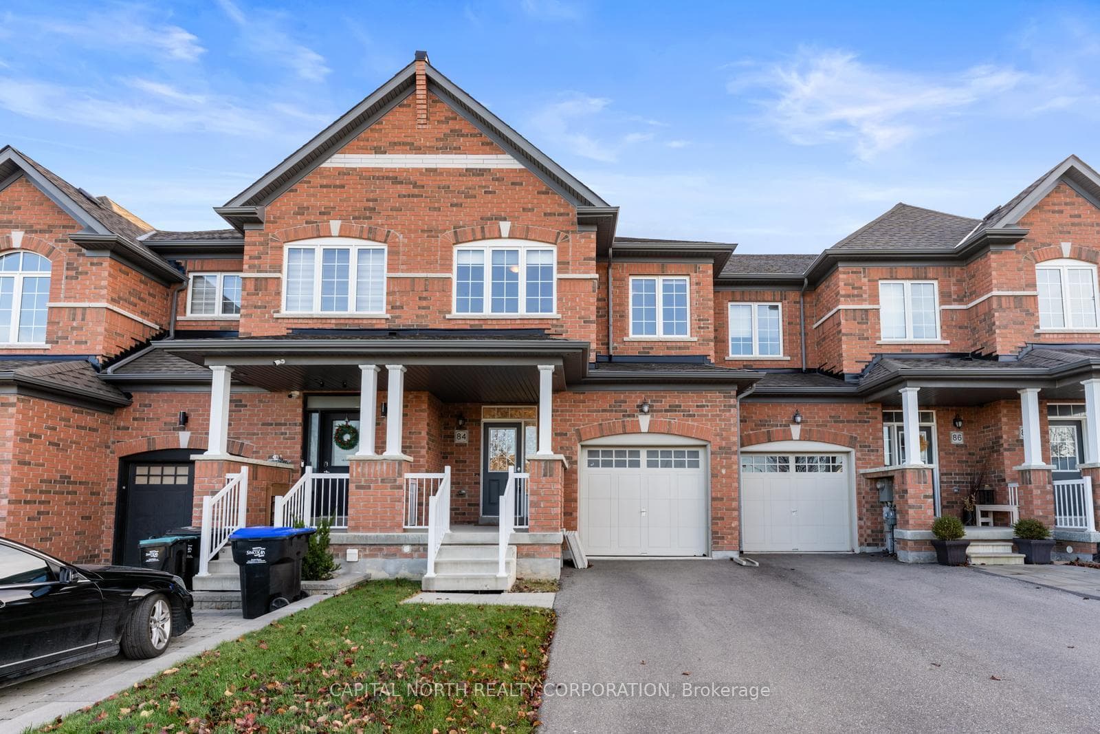 84 Fortis Crescent photo 2