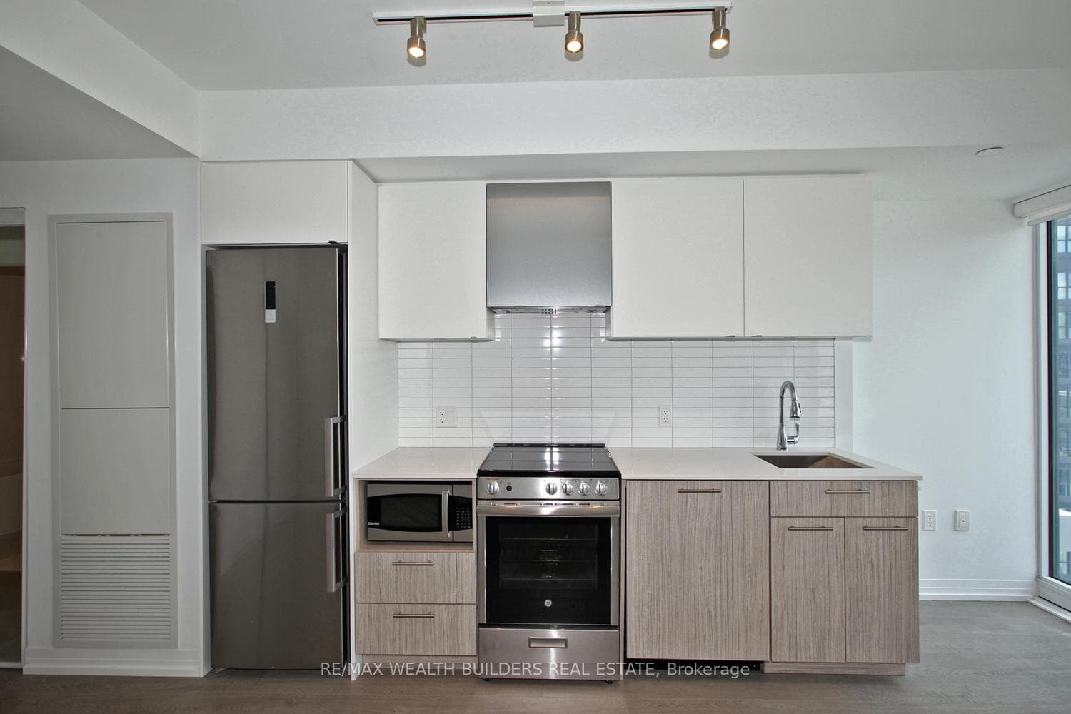 251 Jarvis Street Unit 2107 photo 14