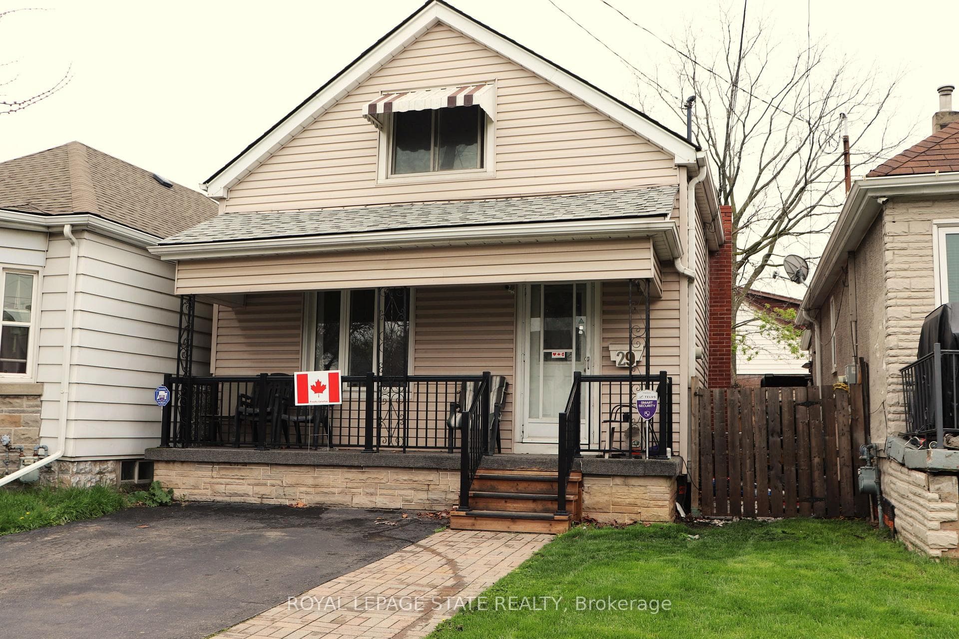 29 Robins Avenue photo 2