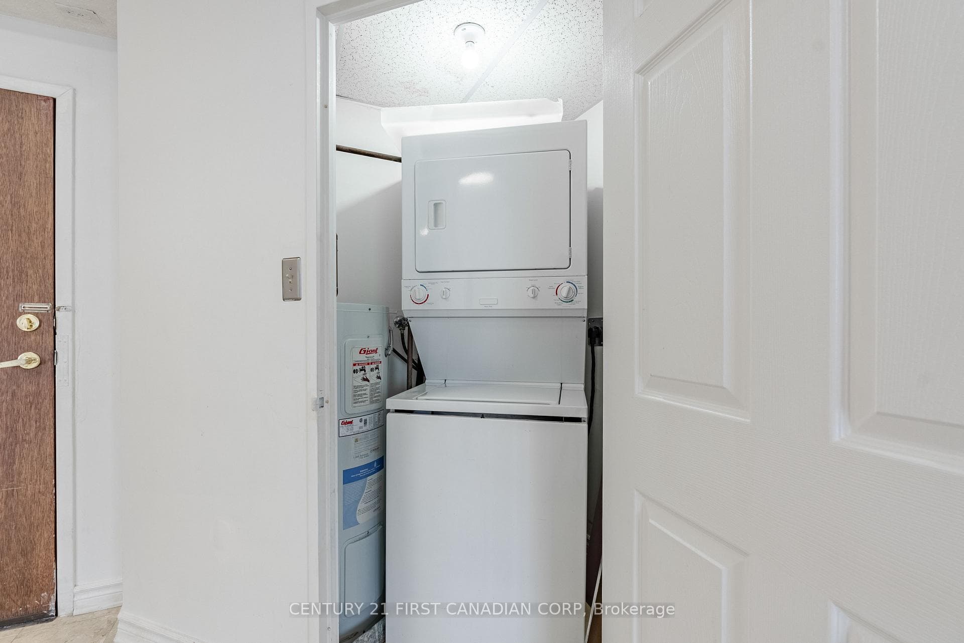 744 Wonderland Road Unit 1002 photo 16
