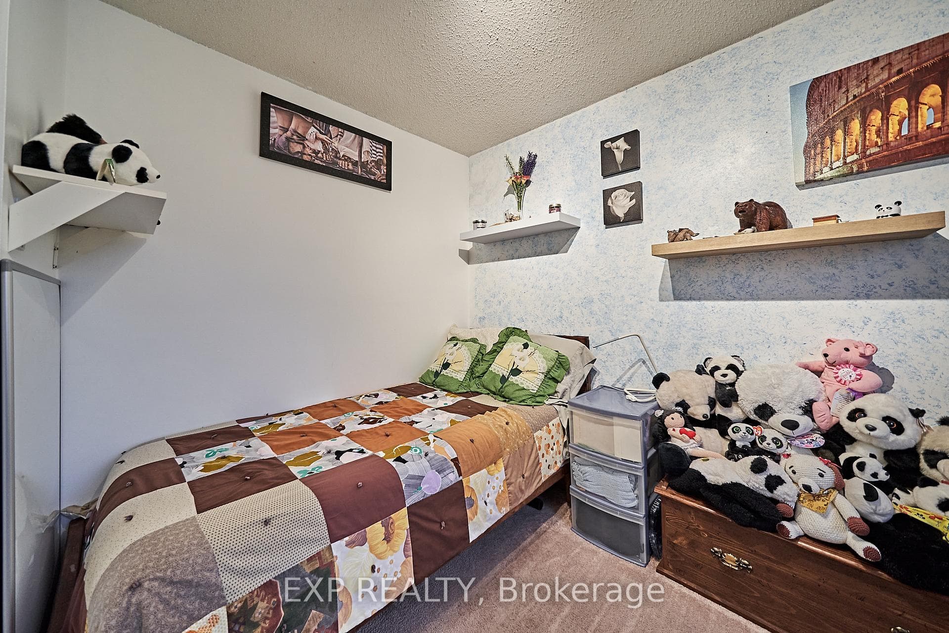 97 Kirby Crescent photo 16