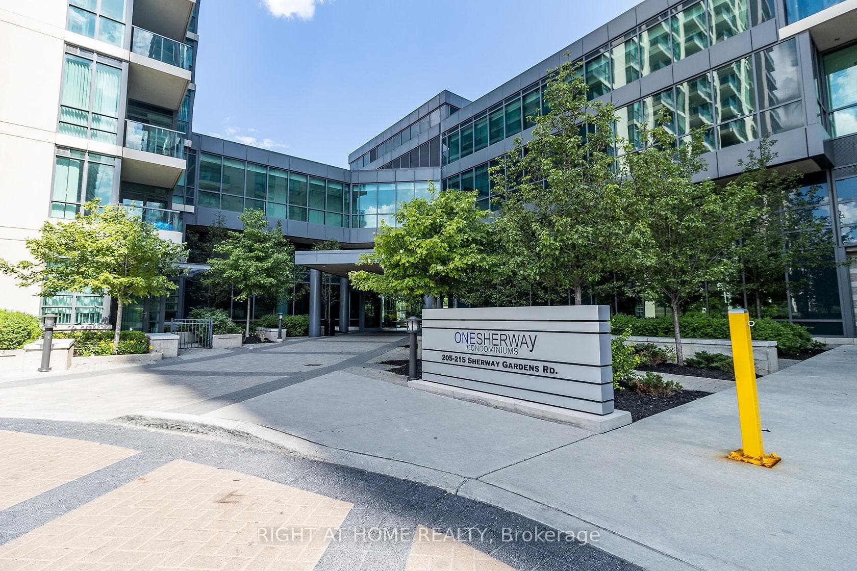 215 Sherway Gardens Road Unit 2805 photo 3