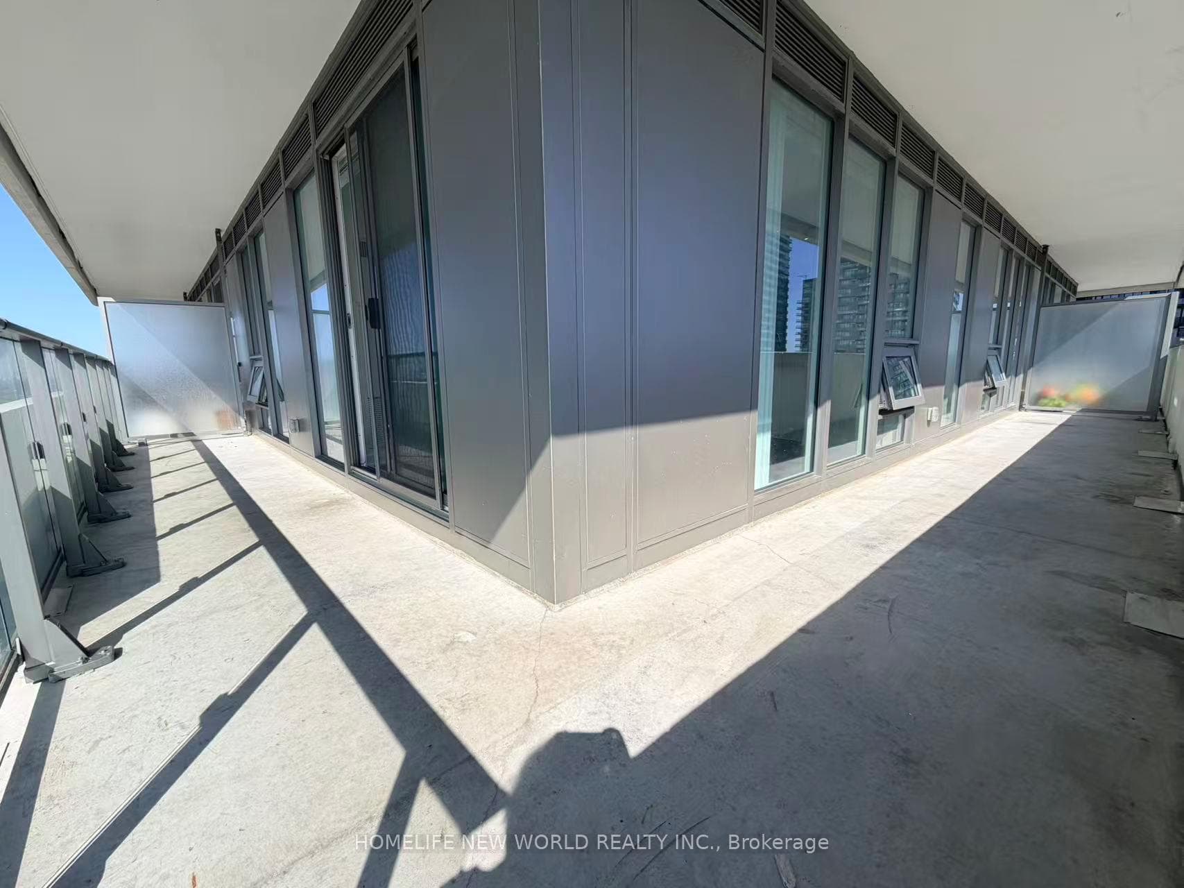 2221 Yonge Street Unit 2403 photo 18