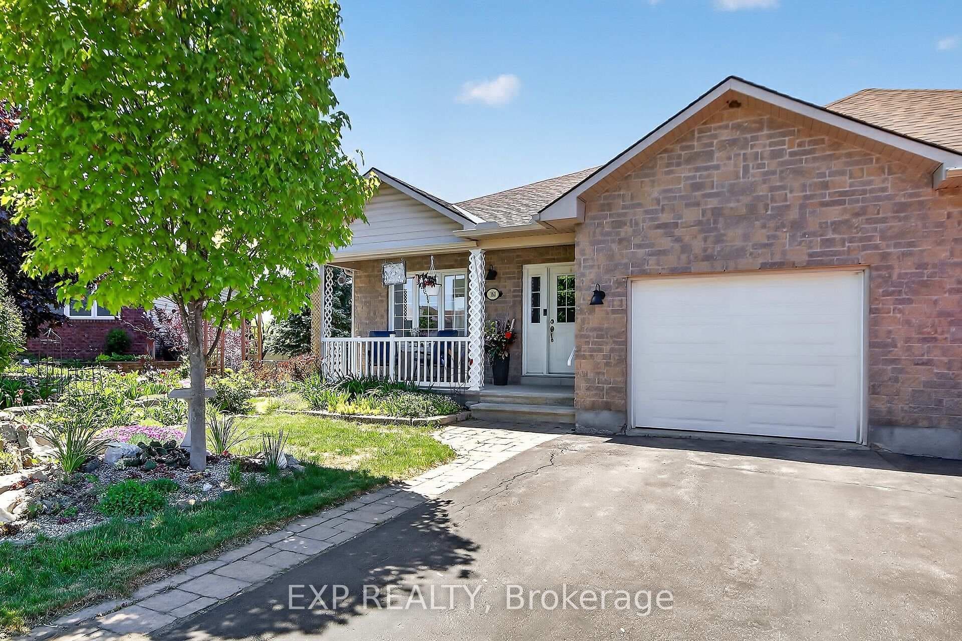 Welcome to 160 Fairbairn Bros Street.