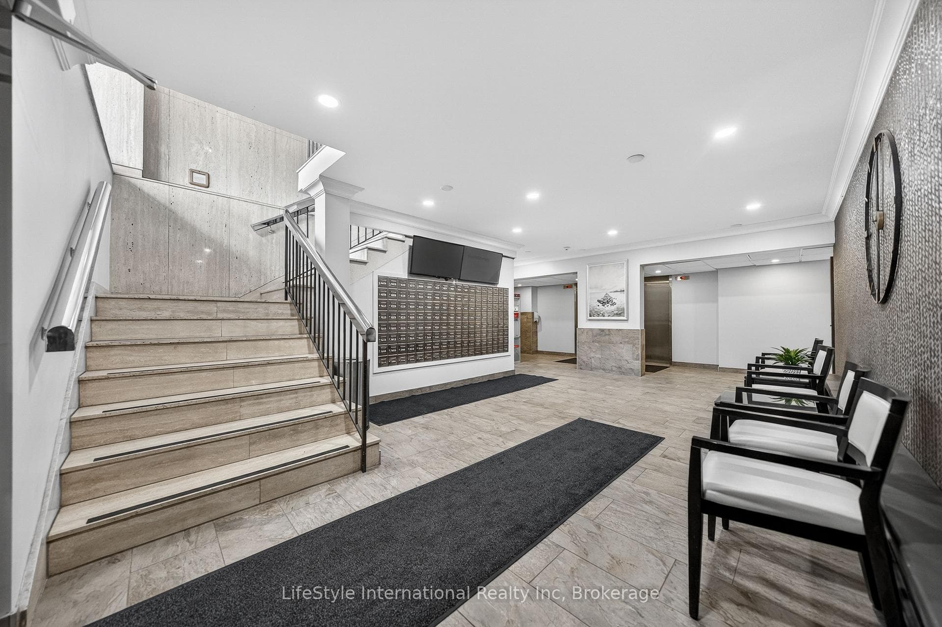 19 Woodlawn Road Unit 512 photo 6