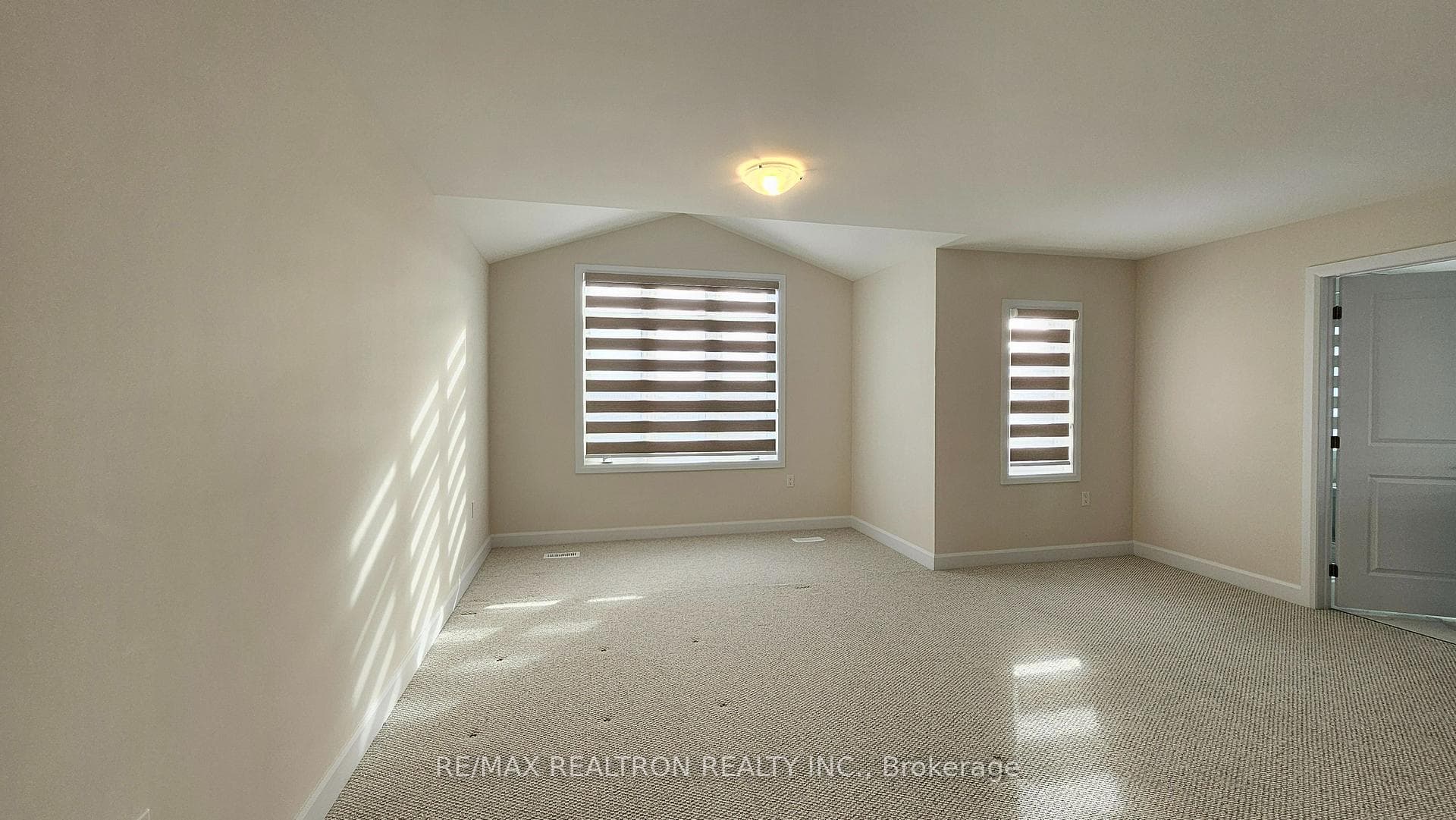 668 Lemay Grove photo 25