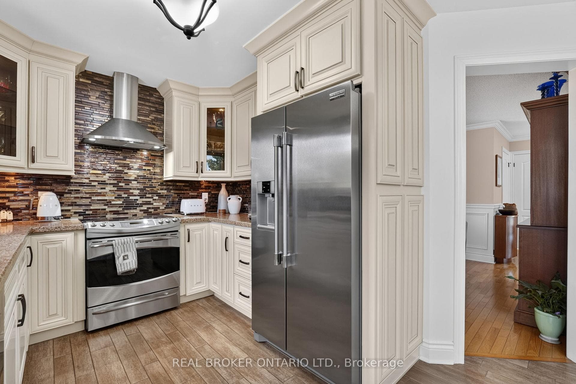 74 Harley Avenue photo 17
