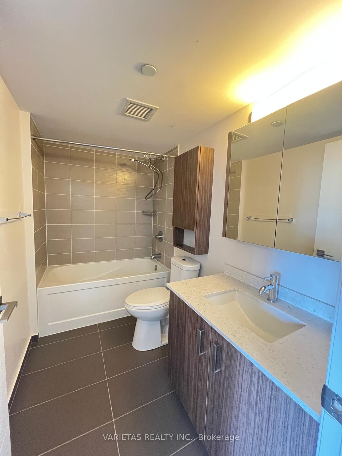 18 Uptown Drive Unit 1211 photo 6
