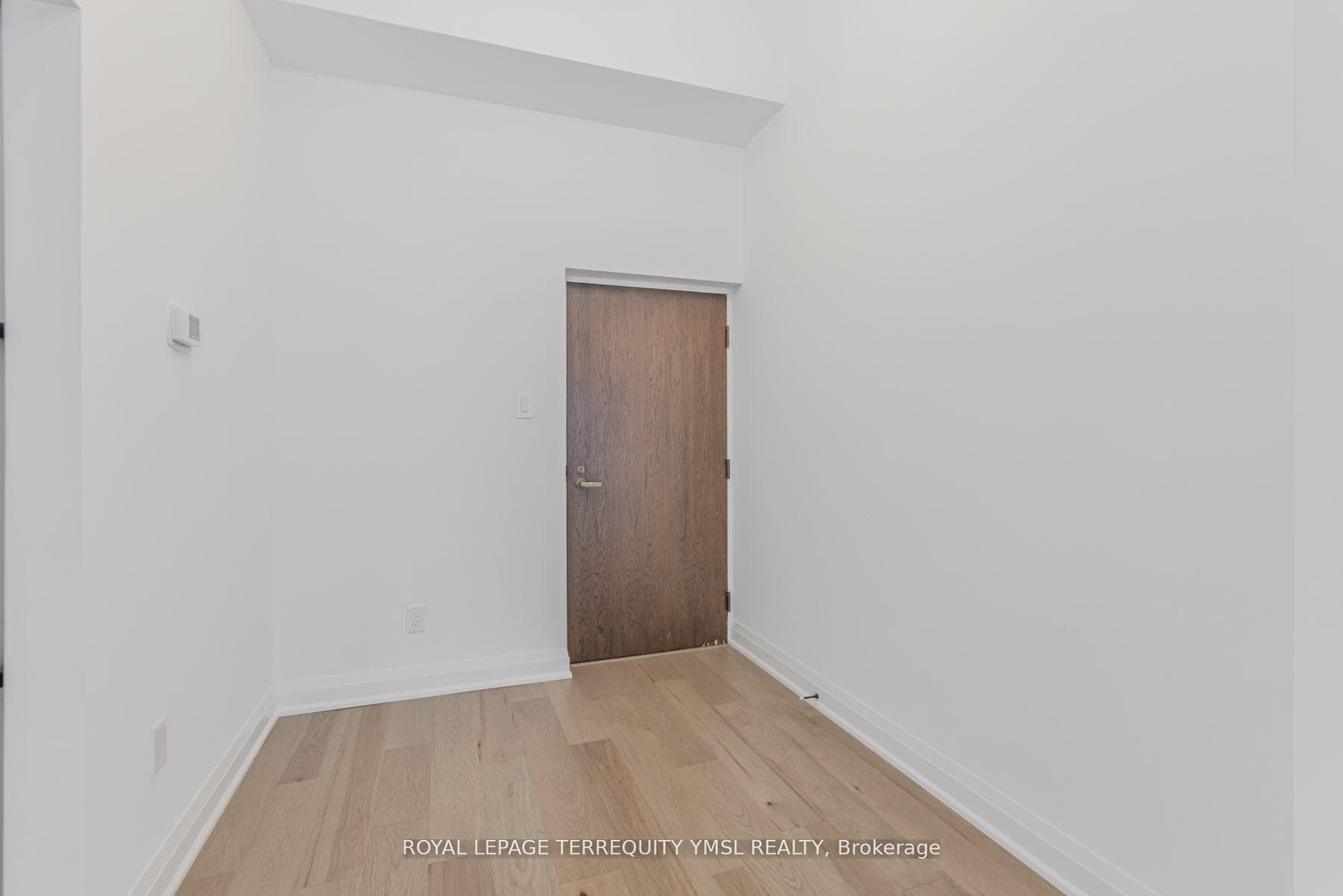 55 Harbour Square Unit 814 photo 2