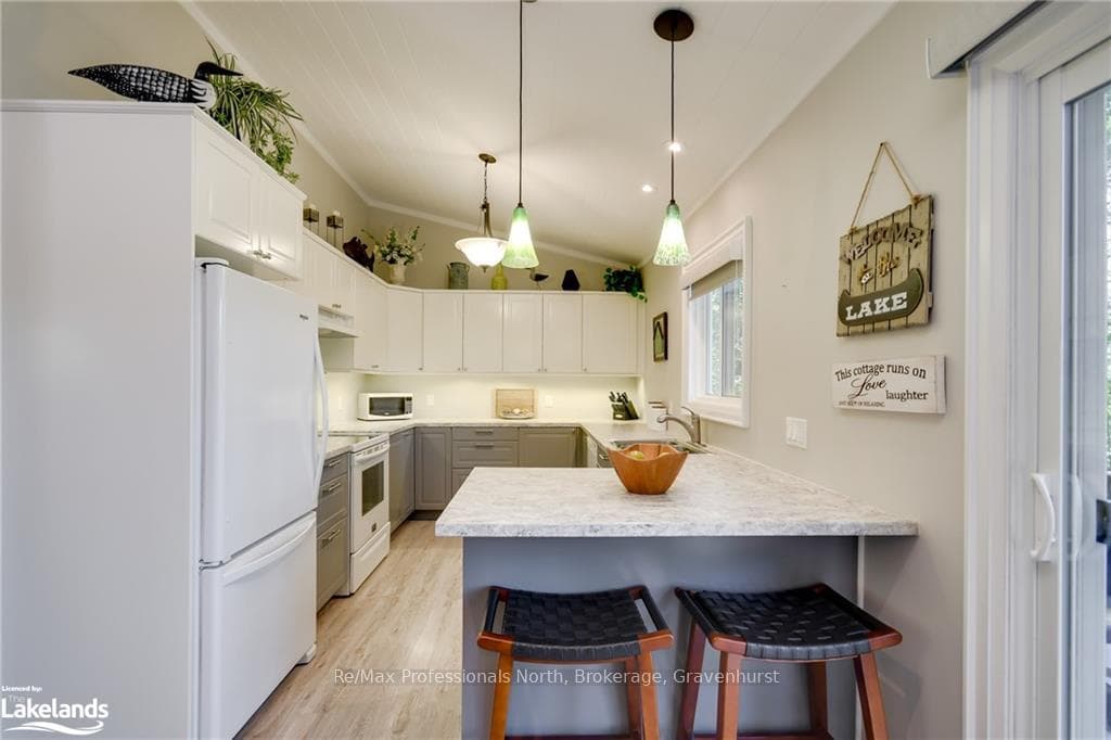 52 PINETREE Road photo 11