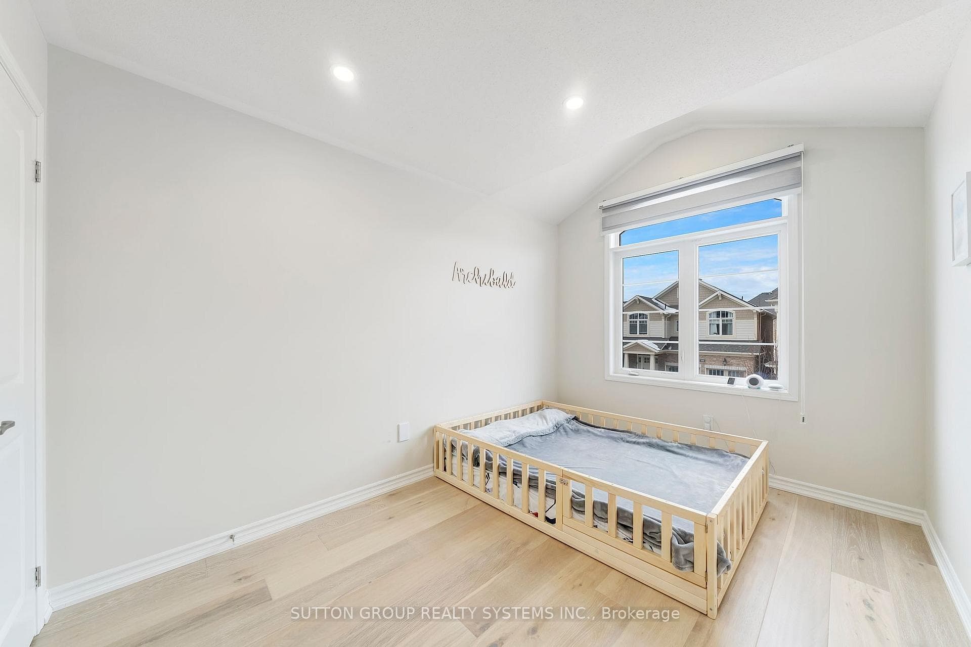 152 Beaveridge Avenue photo 22