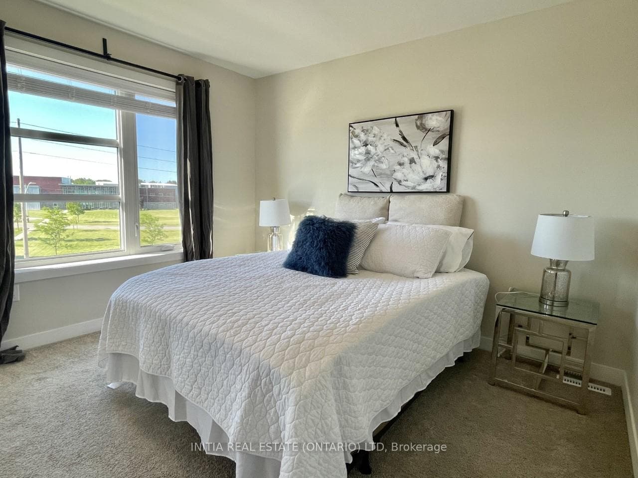 897 Sarnia Road photo 14