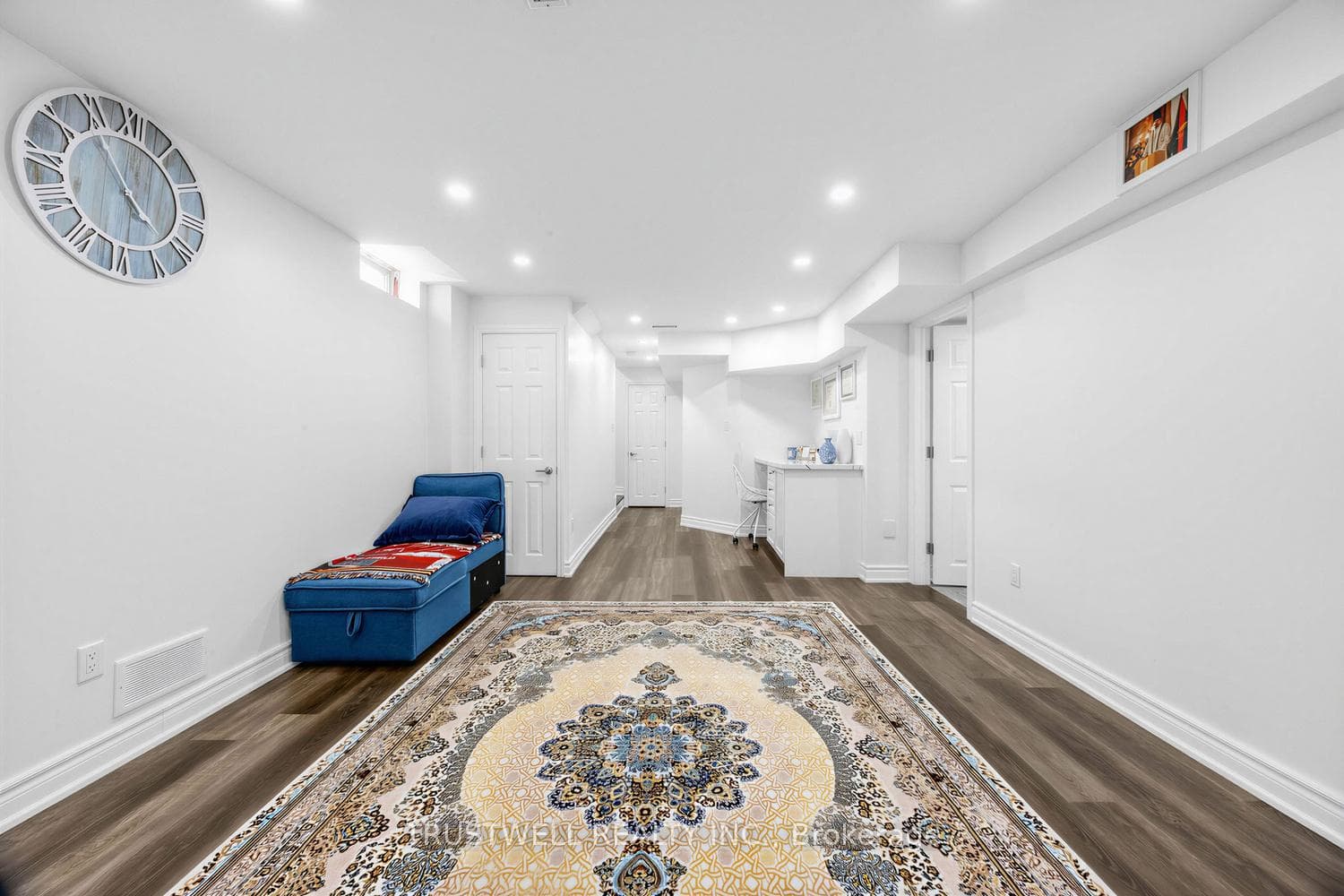 3 Waldron Court photo 29