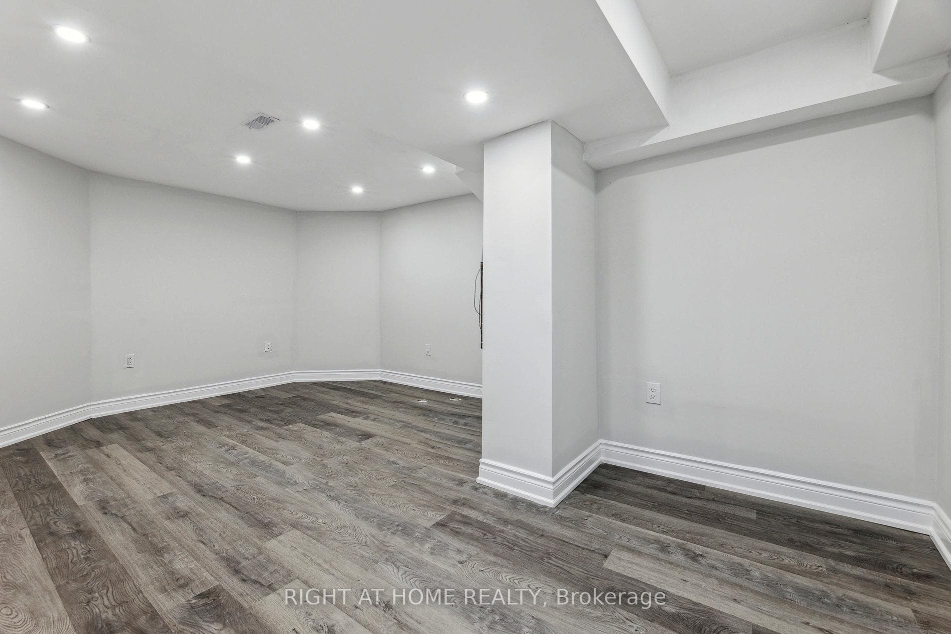 1010 Langford Street photo 35