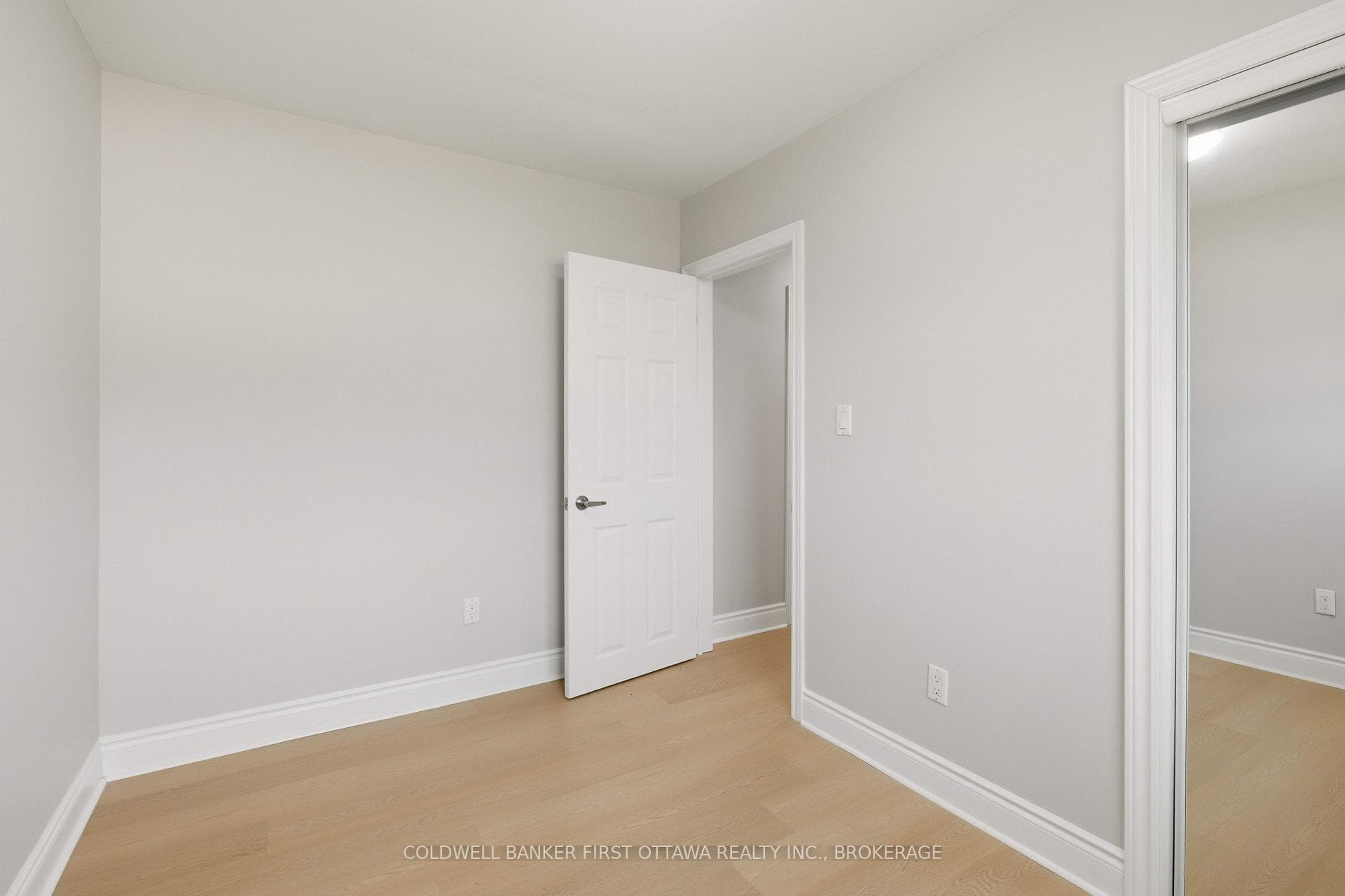 110 Liddell Crescent photo 22