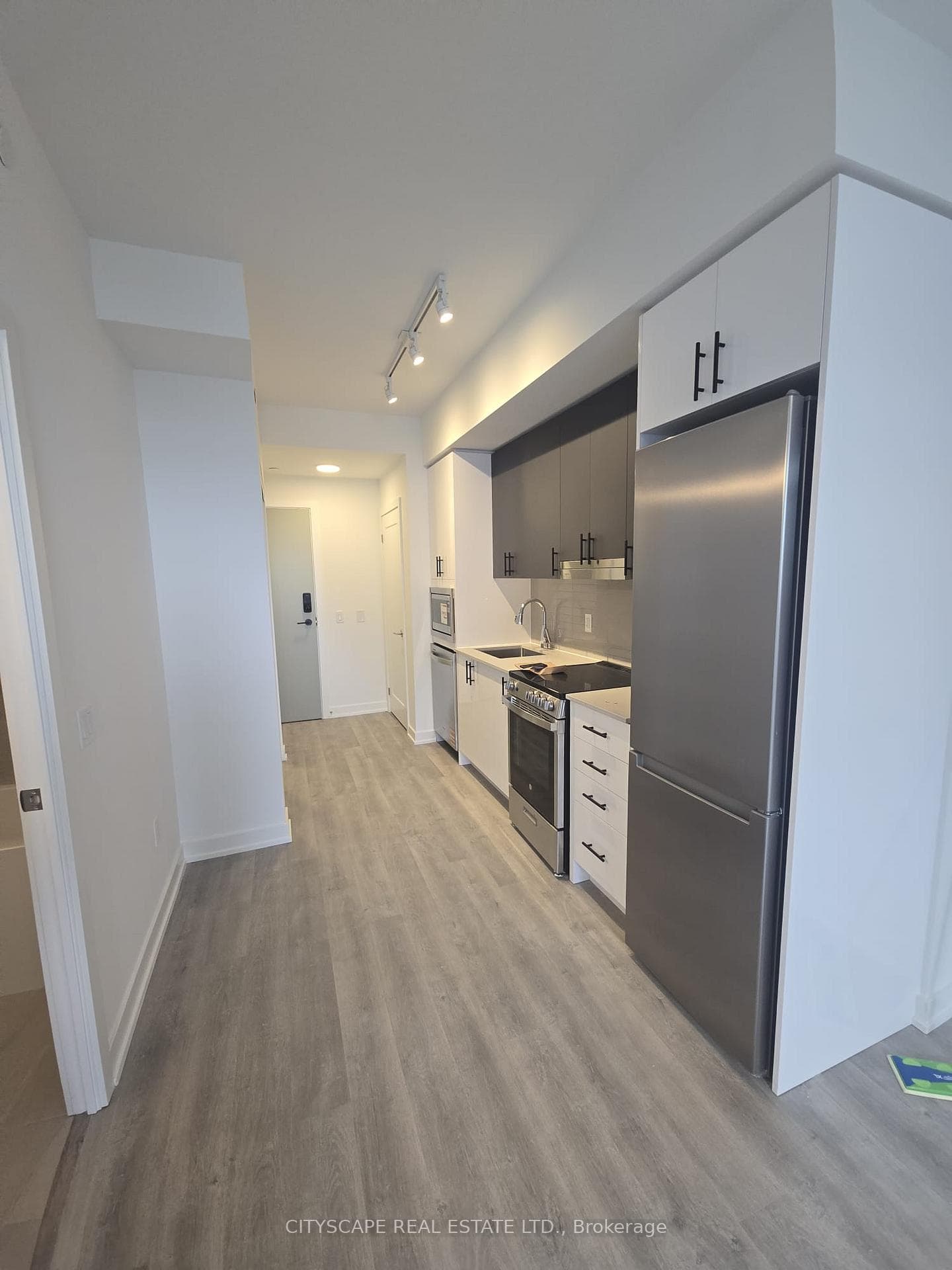 5105 Hurontario Street Unit 3210 photo 8
