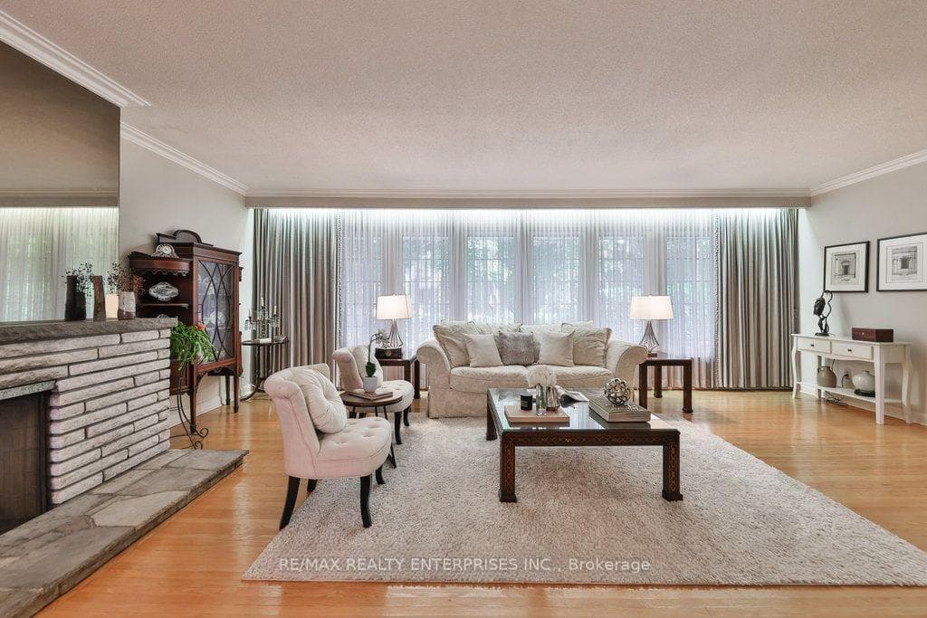 1530 Stavebank Road photo 7