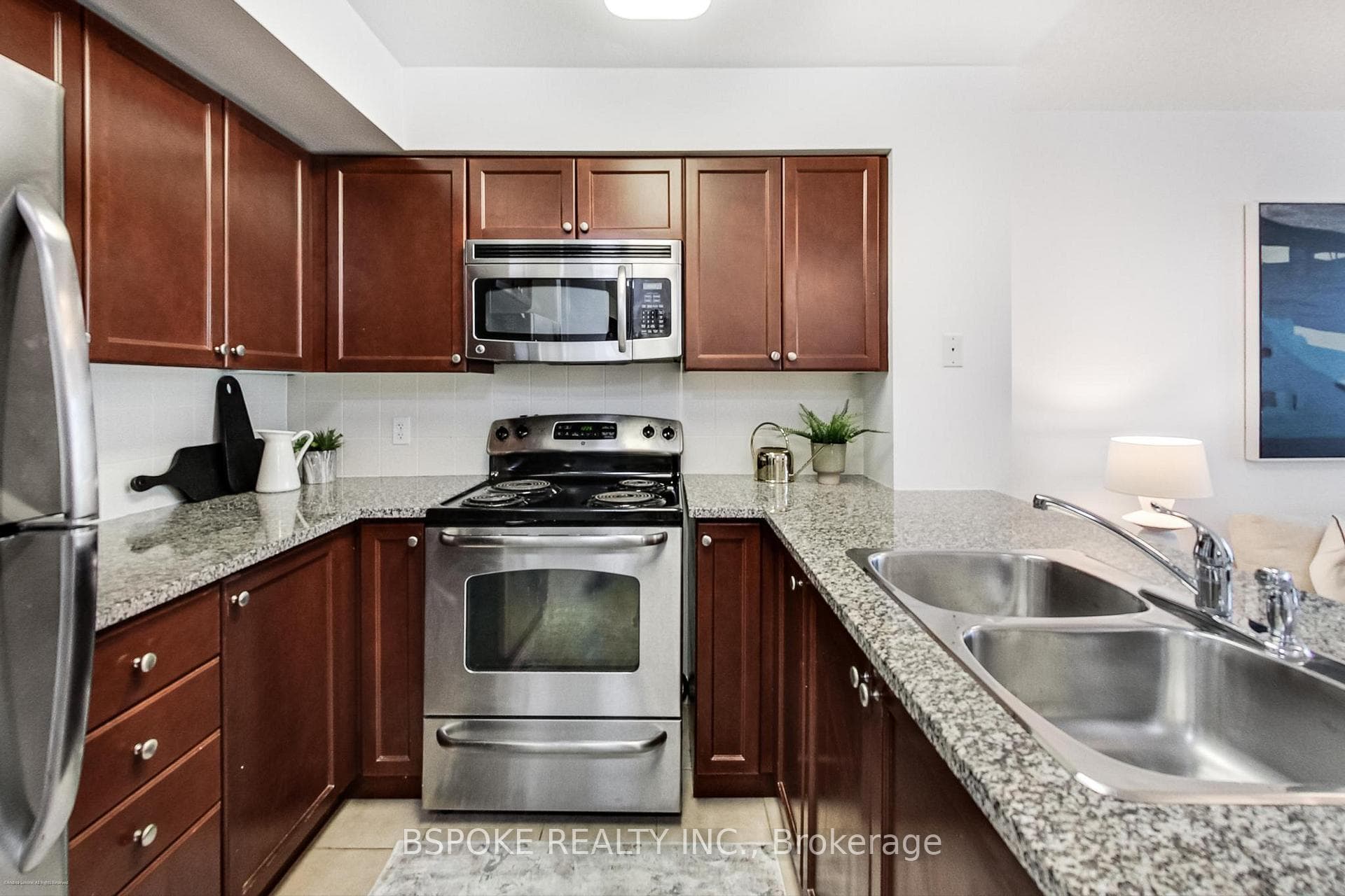 51 Lower Simcoe Street Unit 1903 photo 4