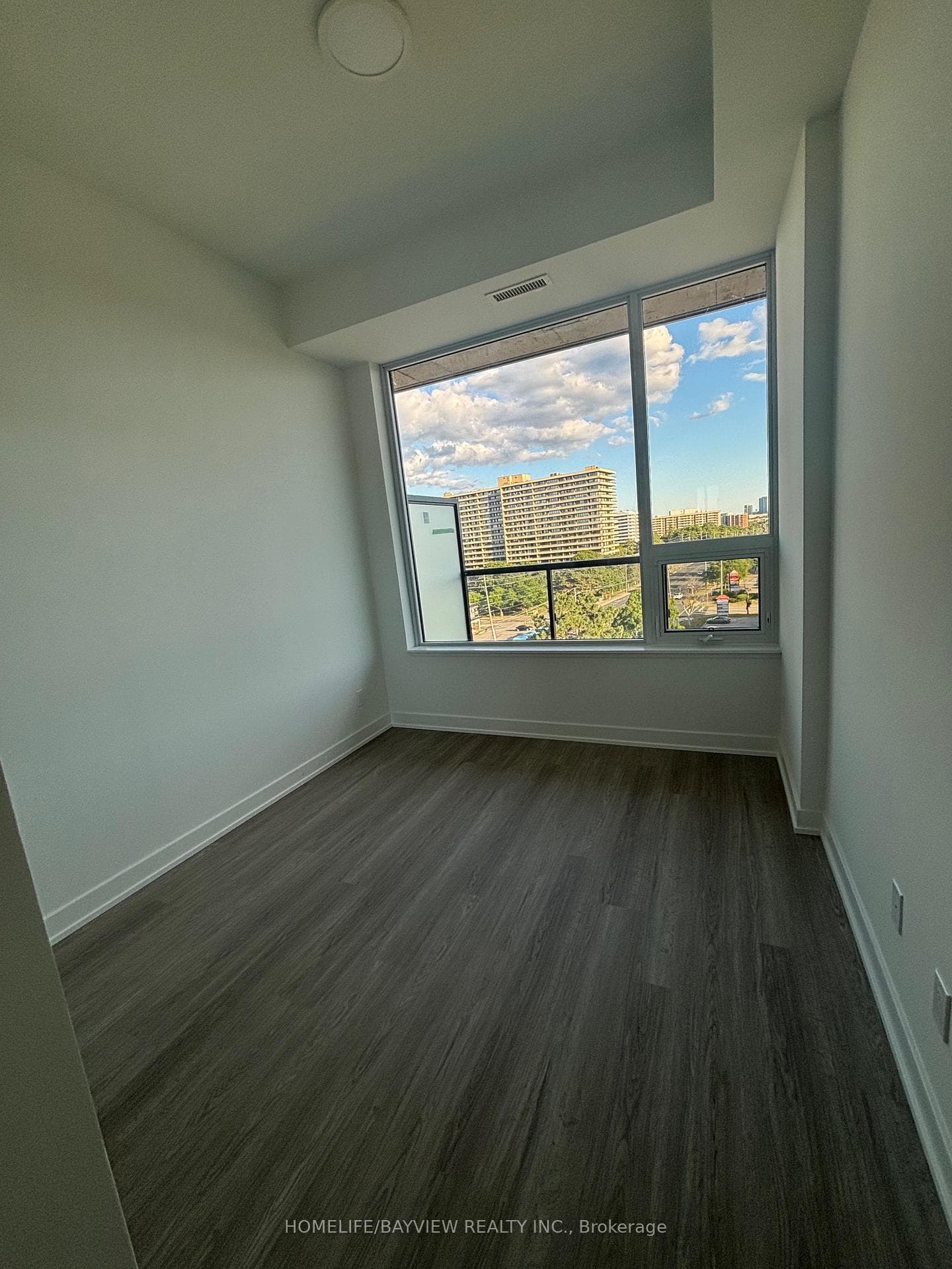 8188 Yonge Street Unit 622 photo 3