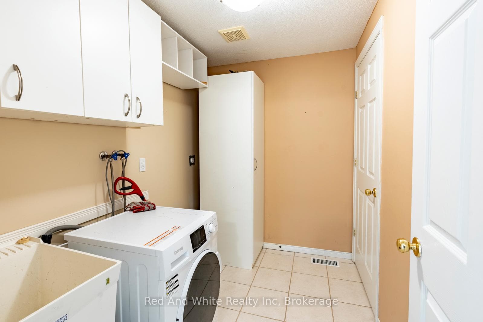 79 Munroe Crescent Unit UPPER photo 10