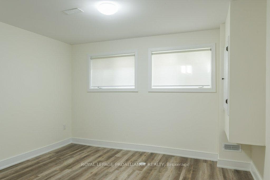 550 Brealey Drive Unit 18 photo 45