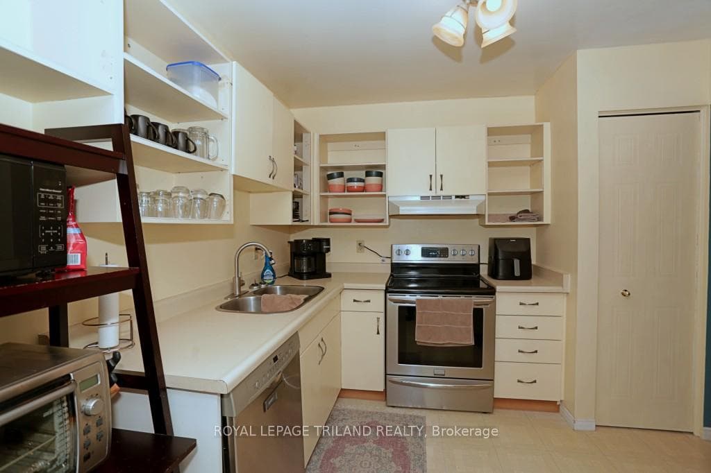 131 Bonaventure Drive Unit 2 photo 9