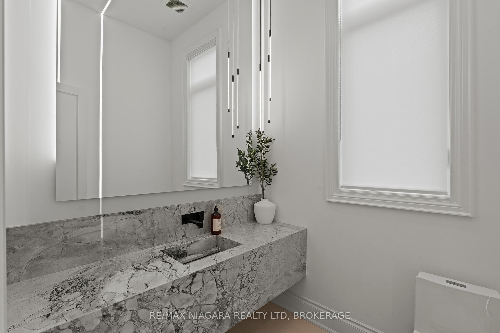58 Kenmir Avenue photo 19