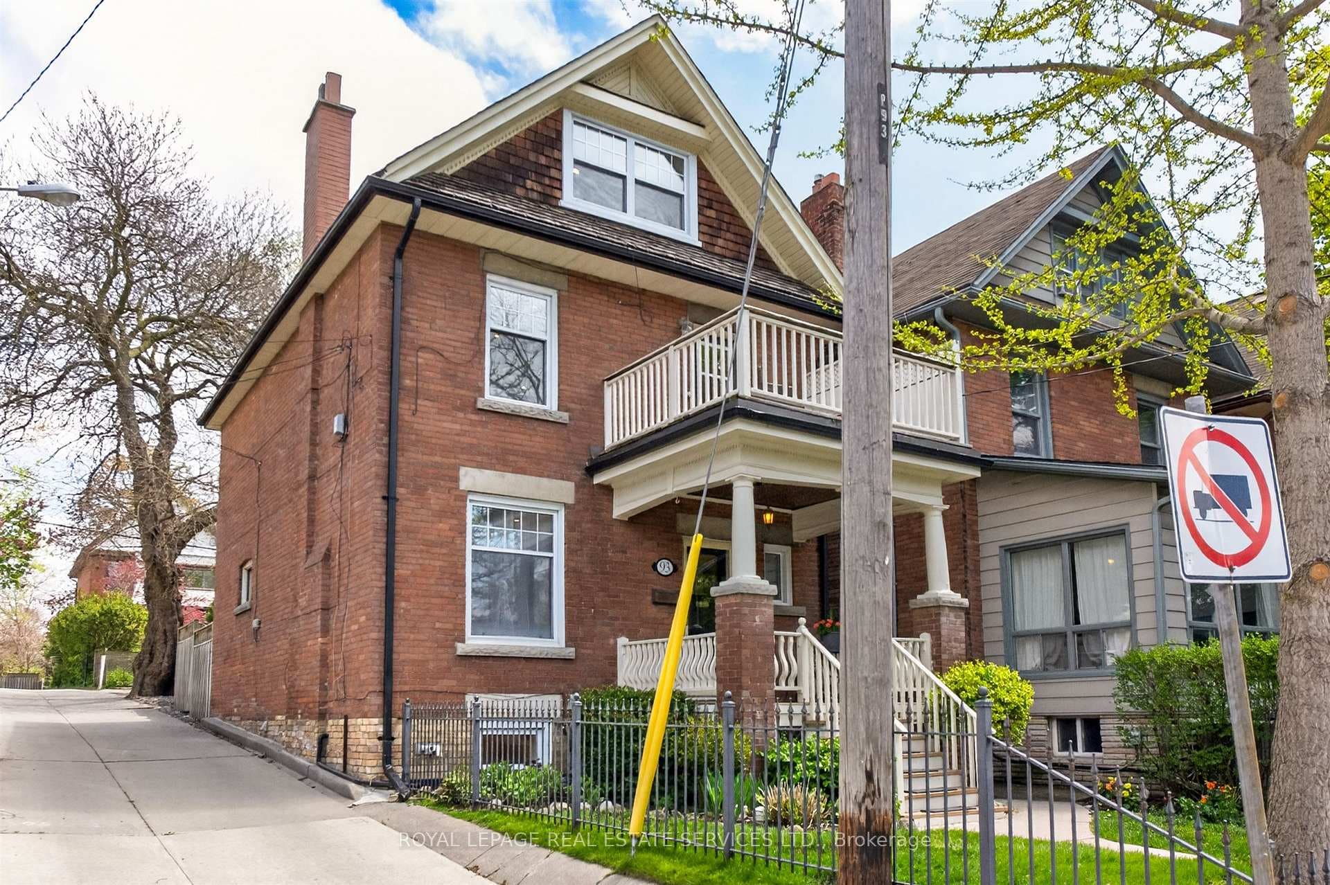 93 Medland Crescent photo 44