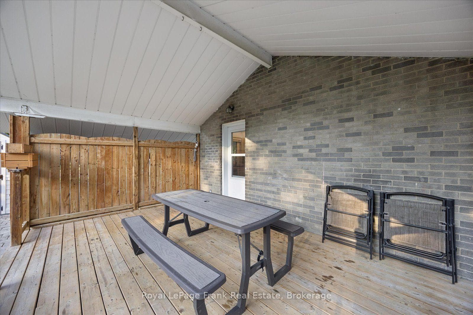 2 Rosswood Crescent photo 28
