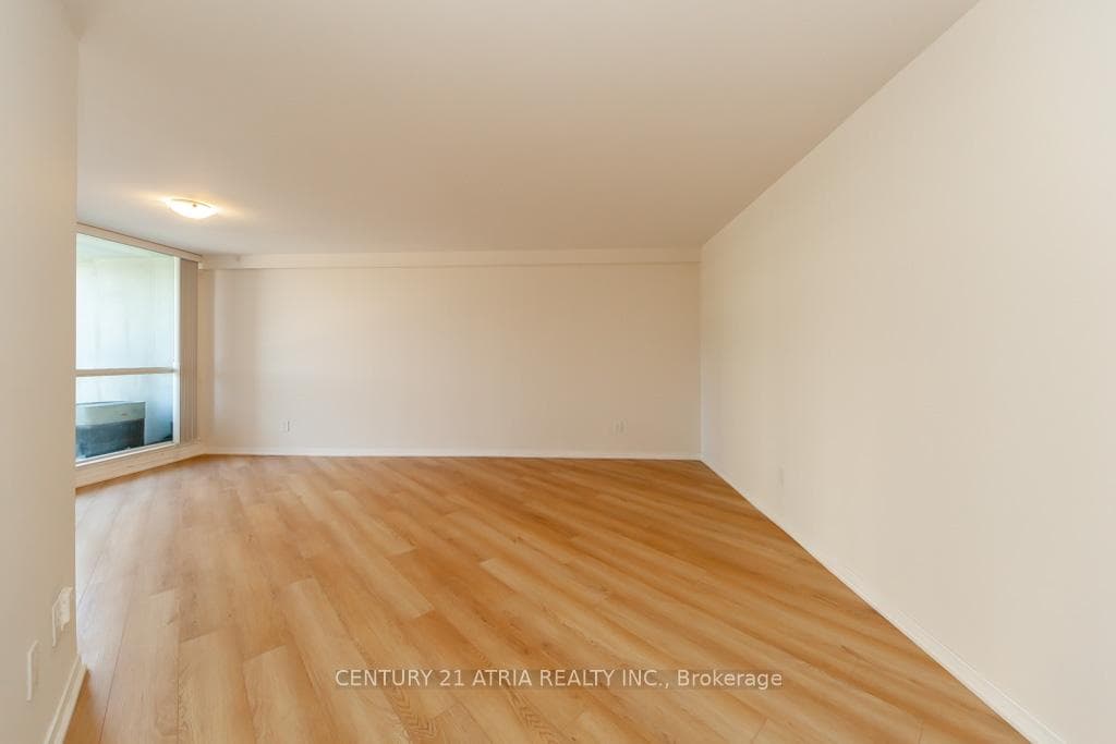 4725 Sheppard Avenue Unit 301 photo 10