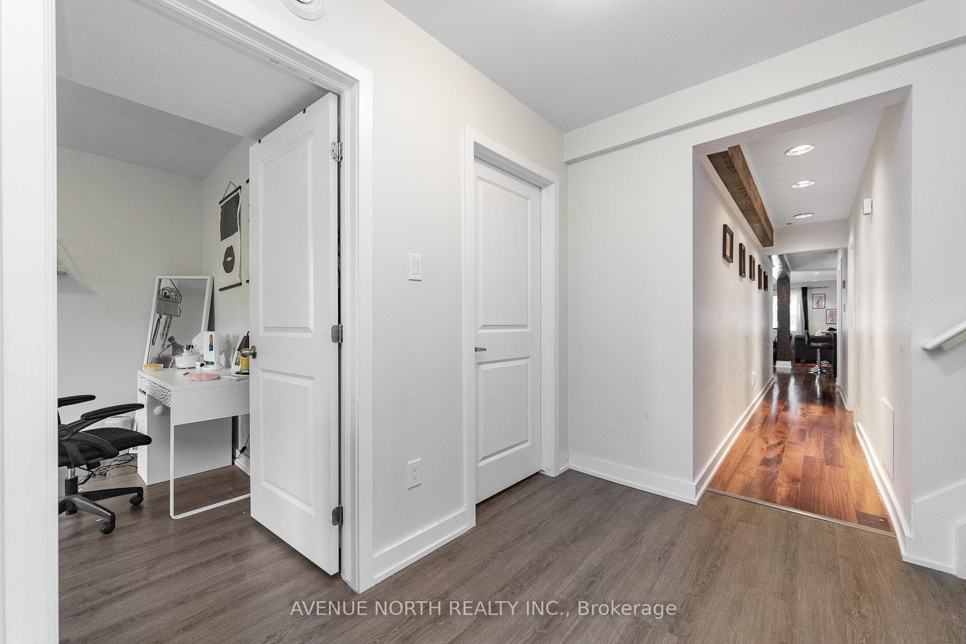 206 Blackburn Avenue photo 18