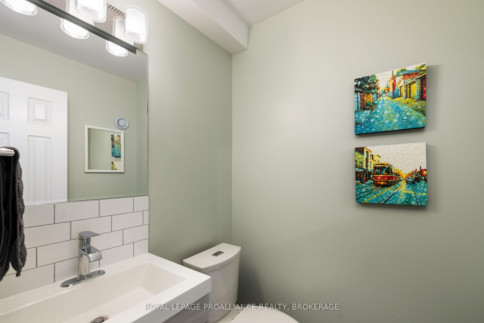 107 Rideau Street photo 18