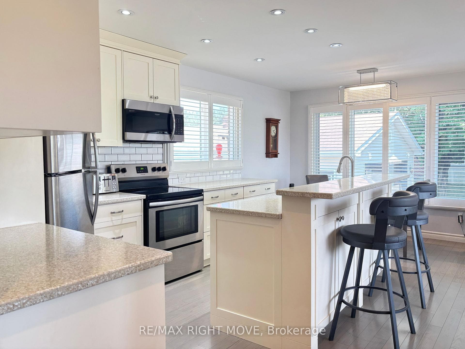 Kitchen - opens to living room