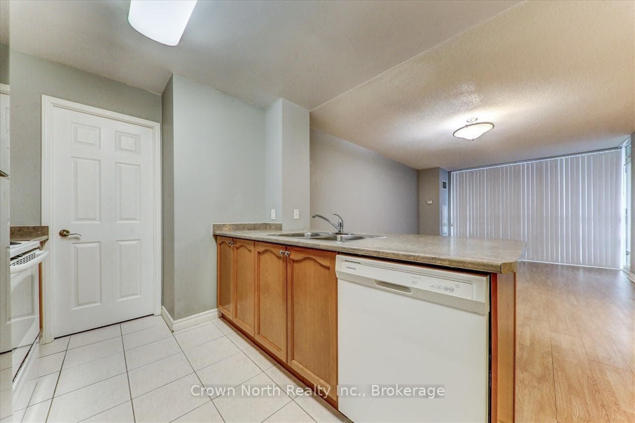 68 Grangeway Avenue Unit 206 photo 11