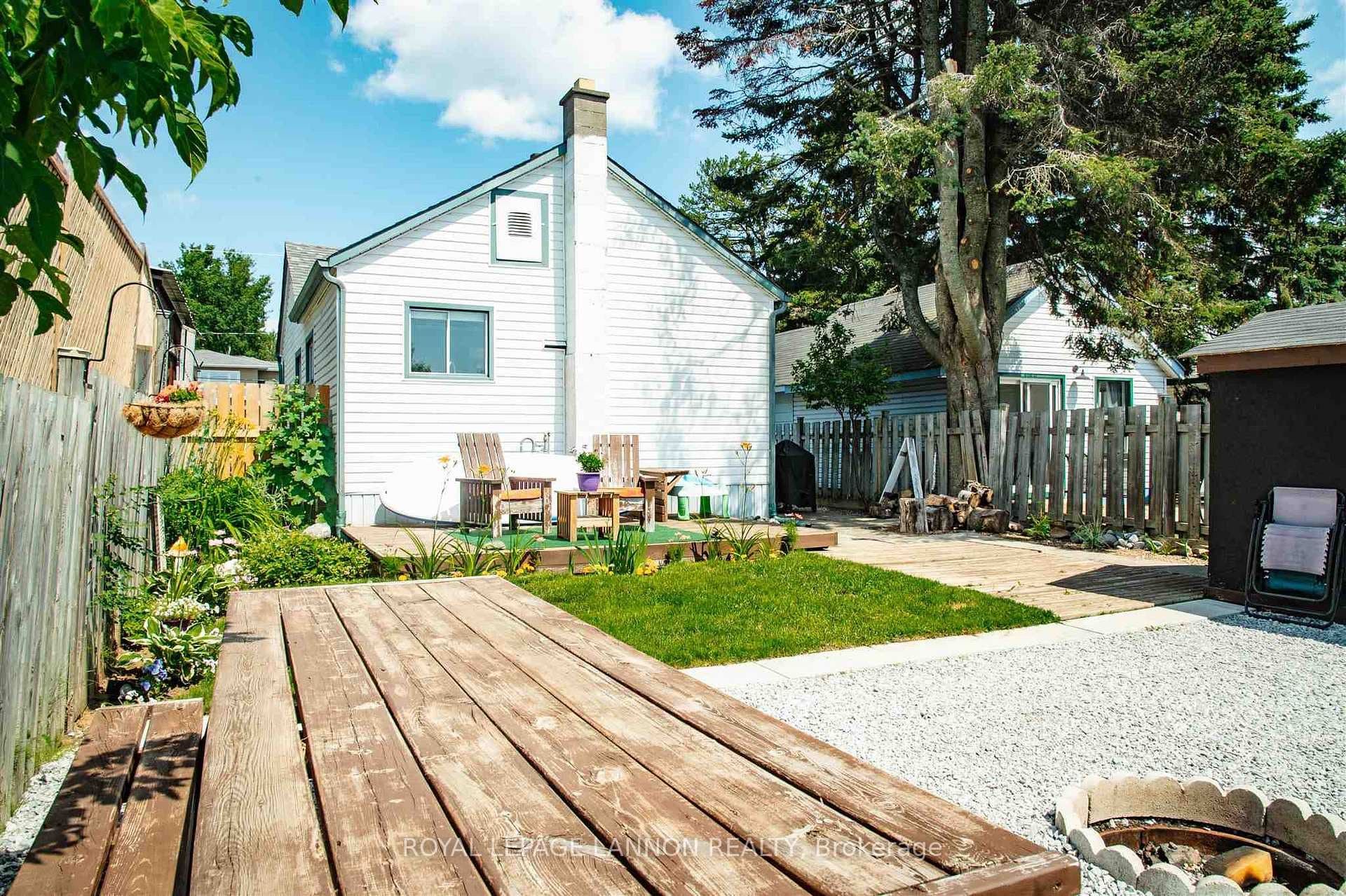 37 Velva Avenue photo 18