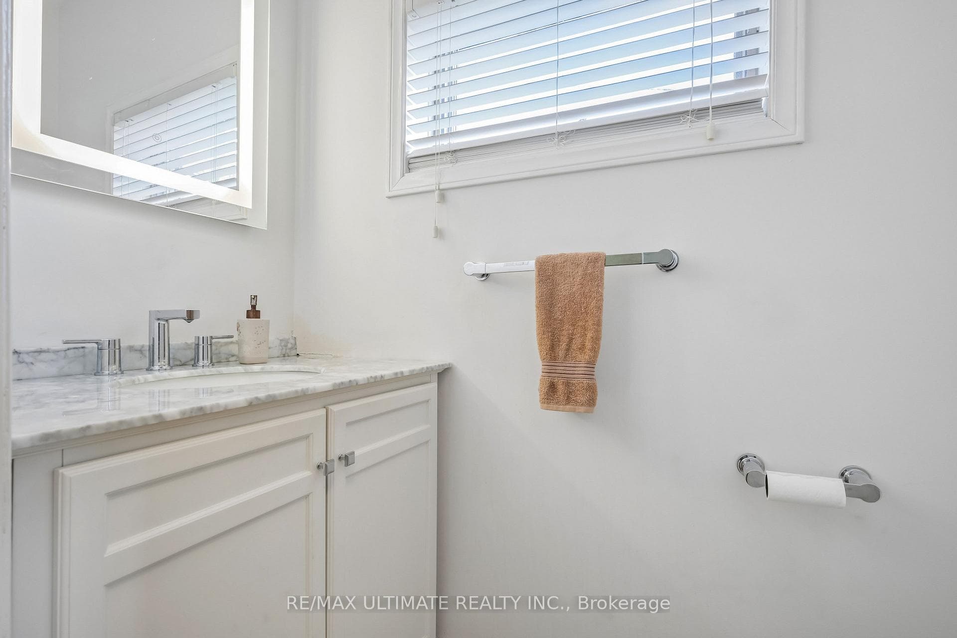 165 Sellers Avenue photo 9