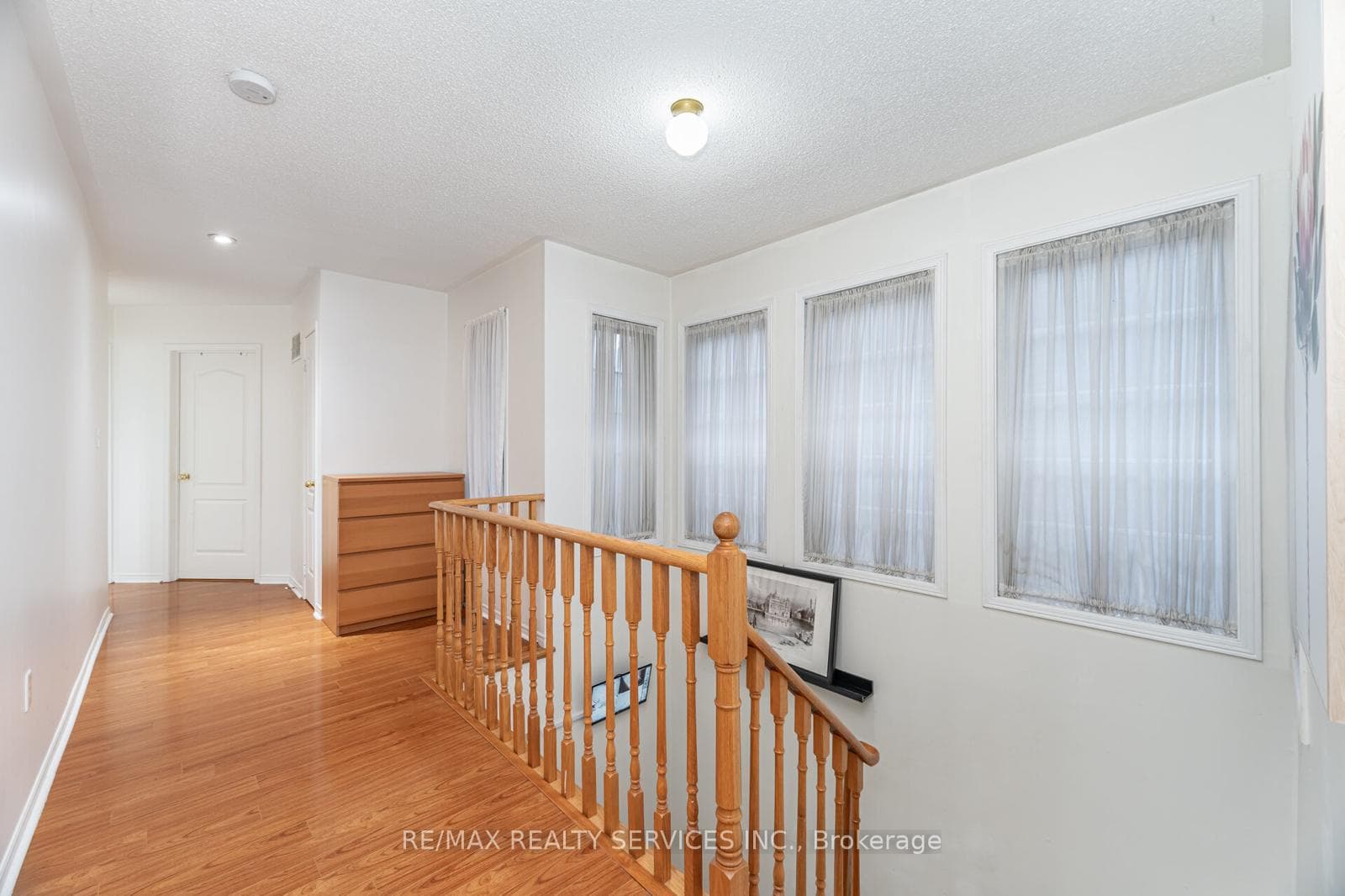 9 kimberley Crescent photo 12