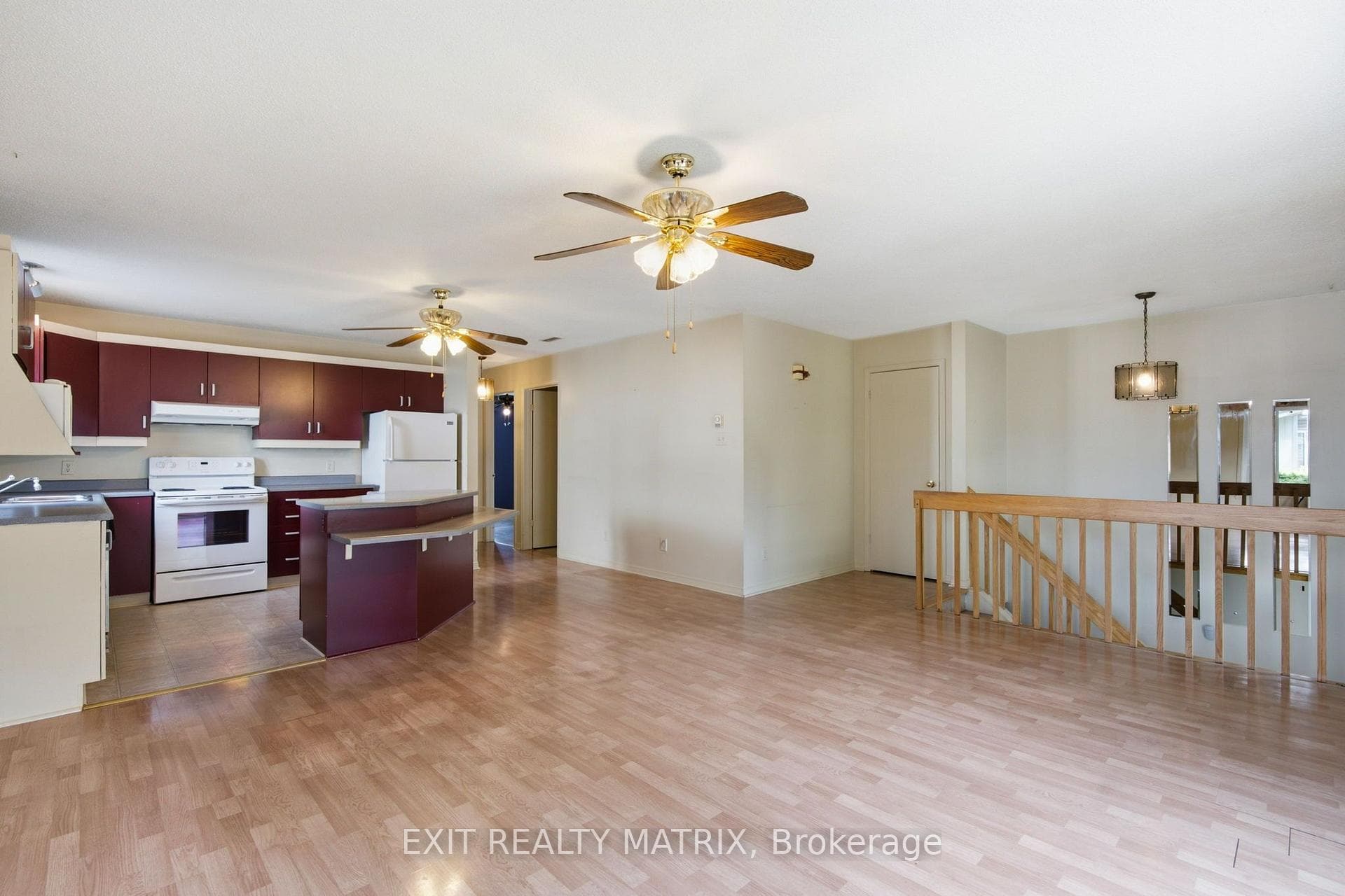 671 Berthiaume Street photo 8