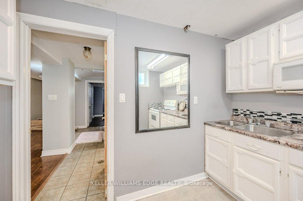 1258 Princeton Crescent photo 30