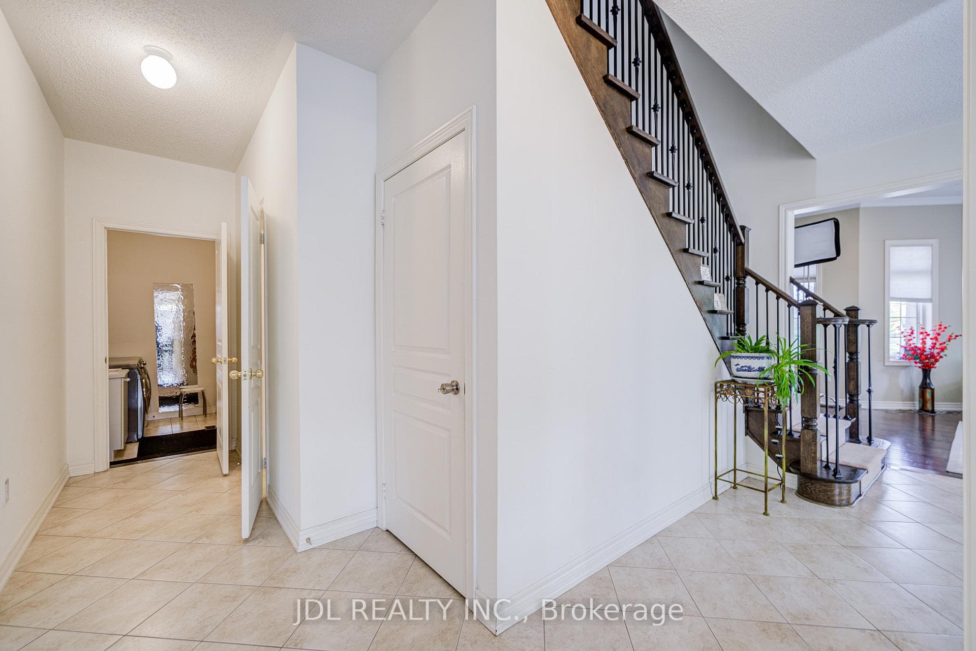 1139 Cenotaph Boulevard photo 10