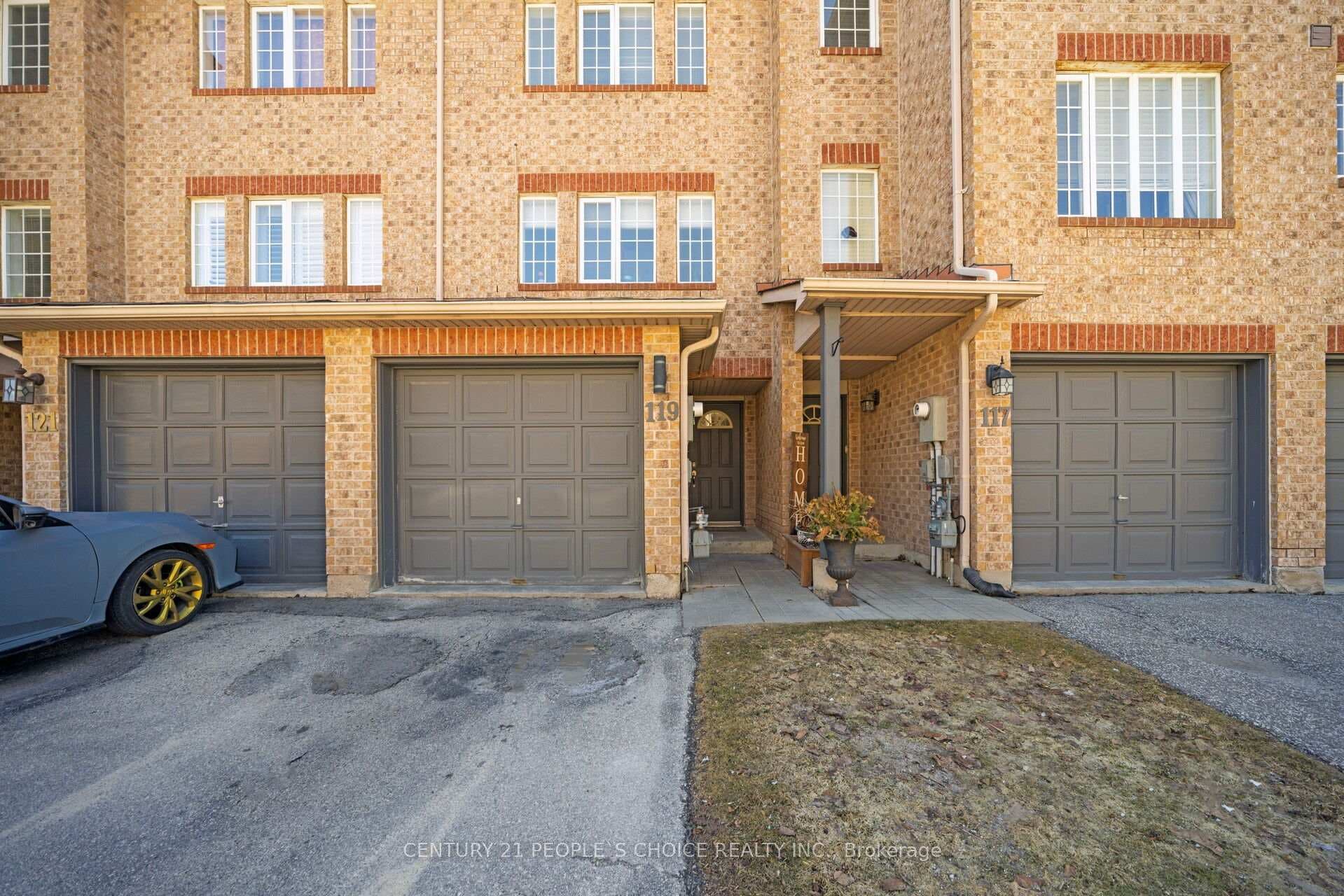 119 Spadina Road photo 3