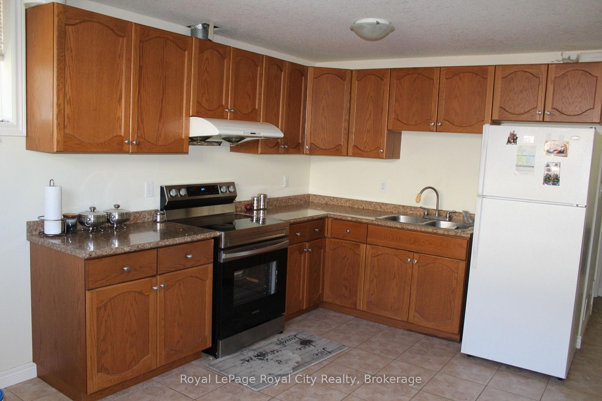 74 Bard Boulevard Unit Lower Unit photo 4