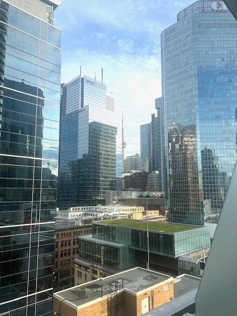 197 Yonge Street Unit 1106 photo 21