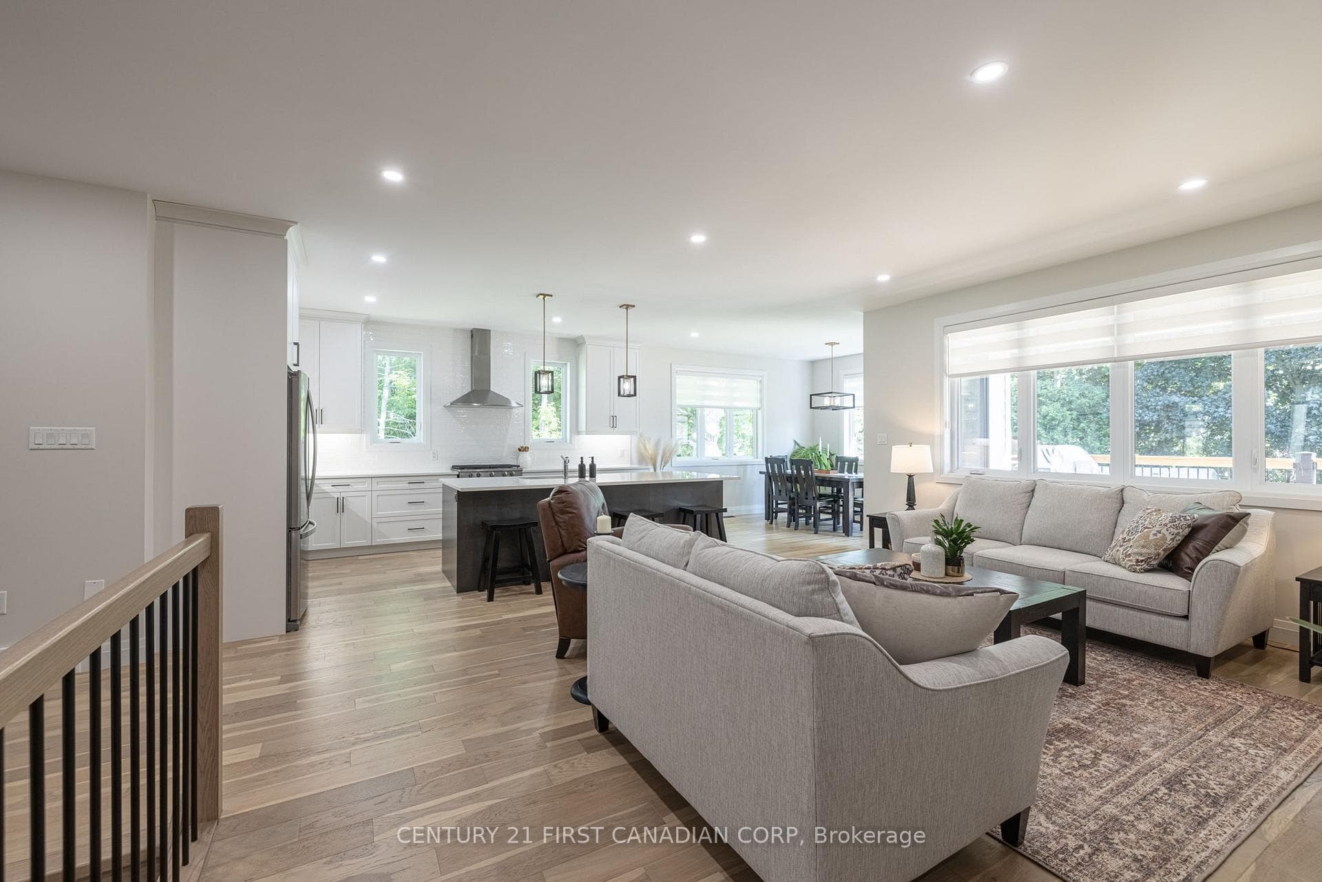 137 RIDGE Street photo 10