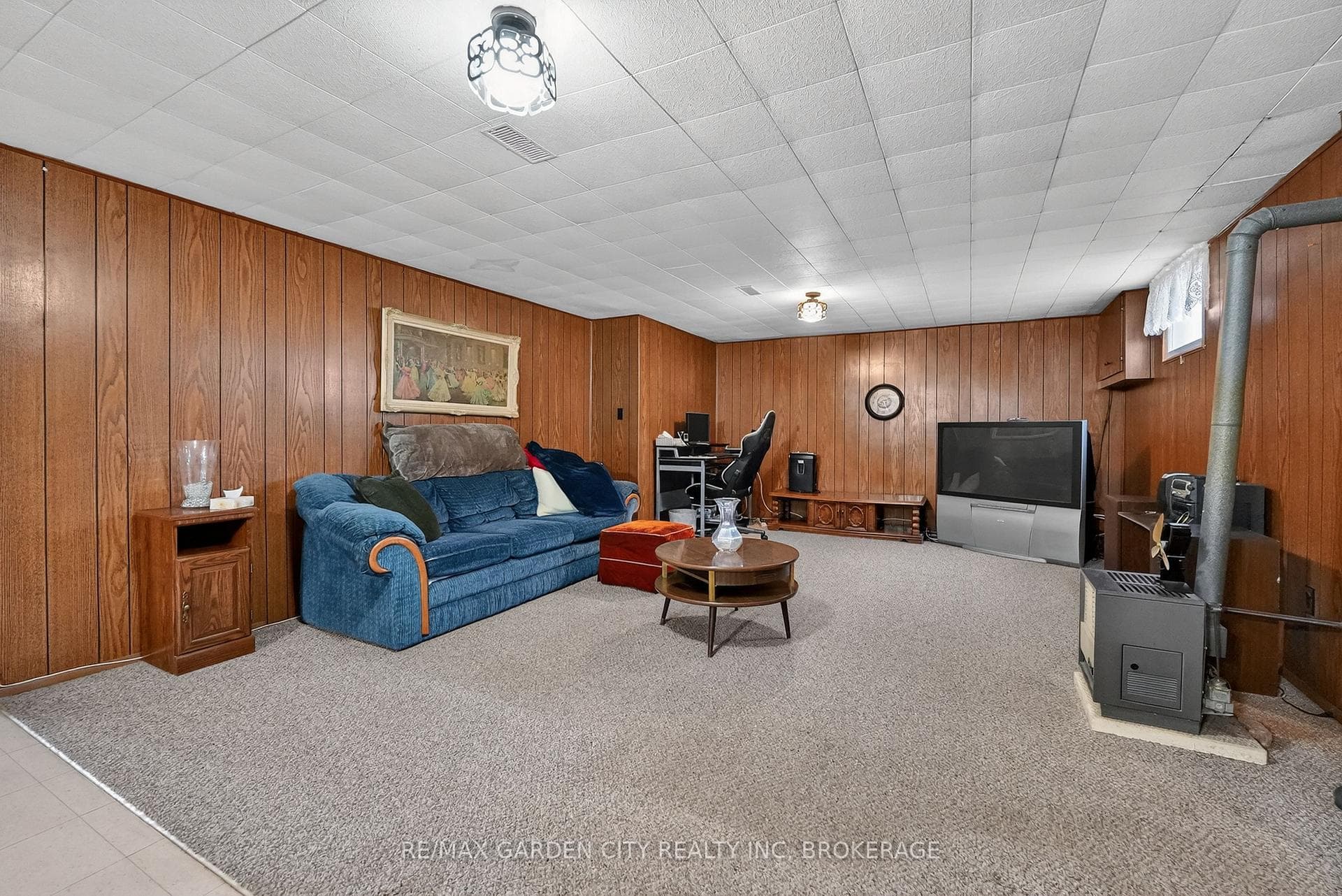 98 GOLDEN Boulevard photo 27