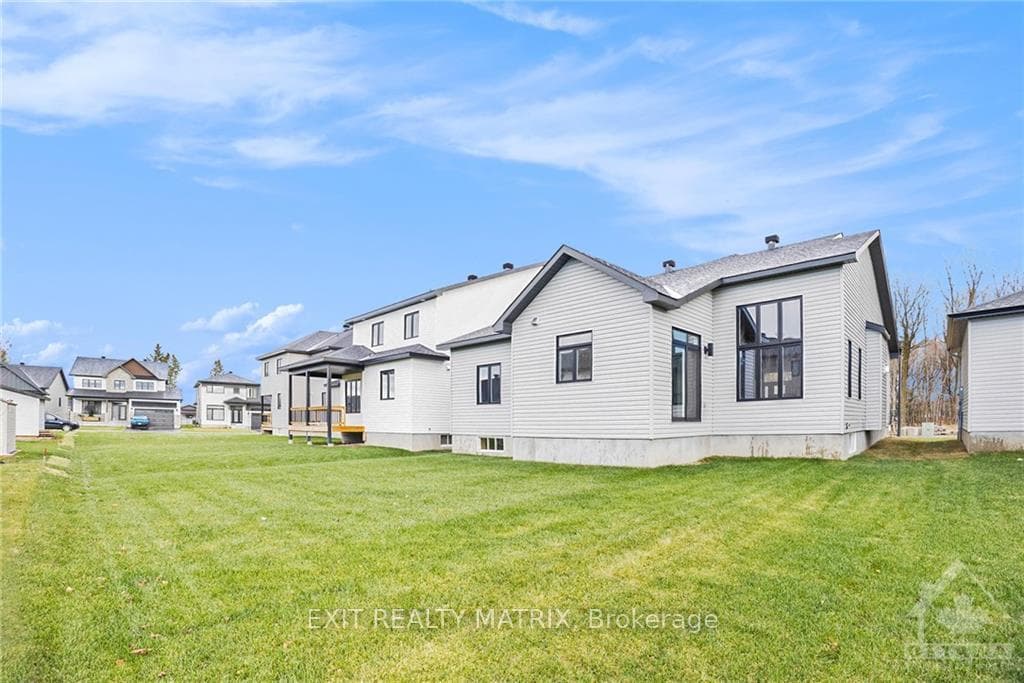 1374 FRIBOURG Street photo 12