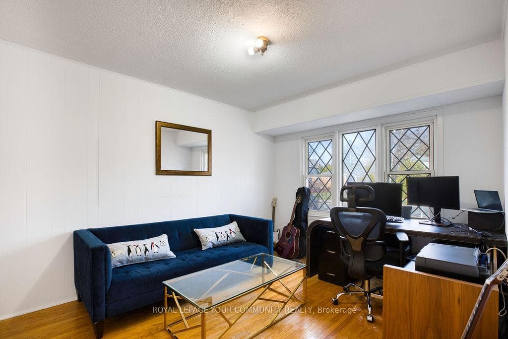 69 Royal Orchard Boulevard photo 18
