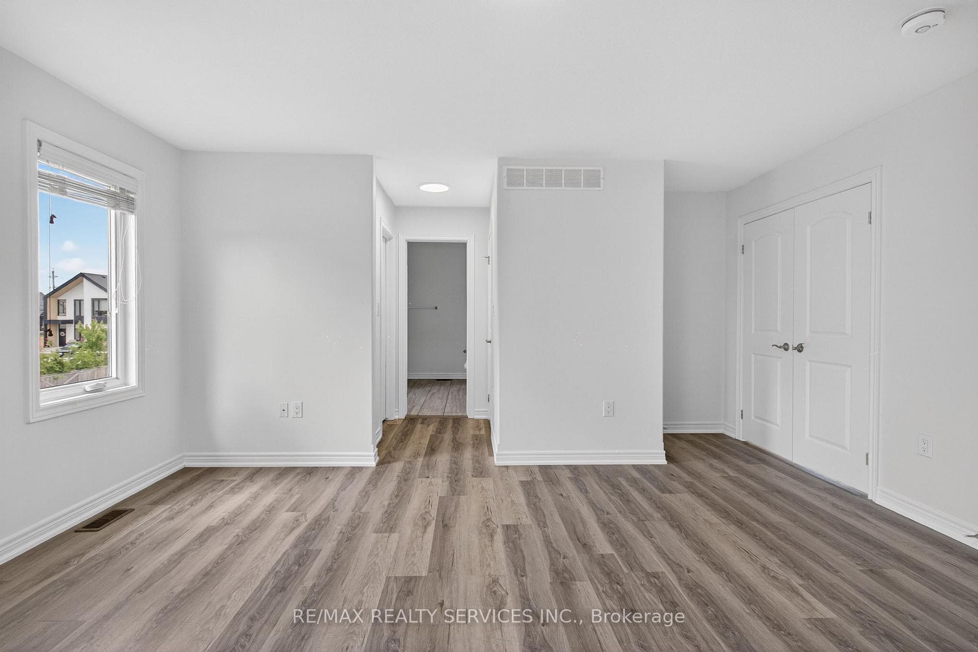 4 Bergenstein Crescent photo 23