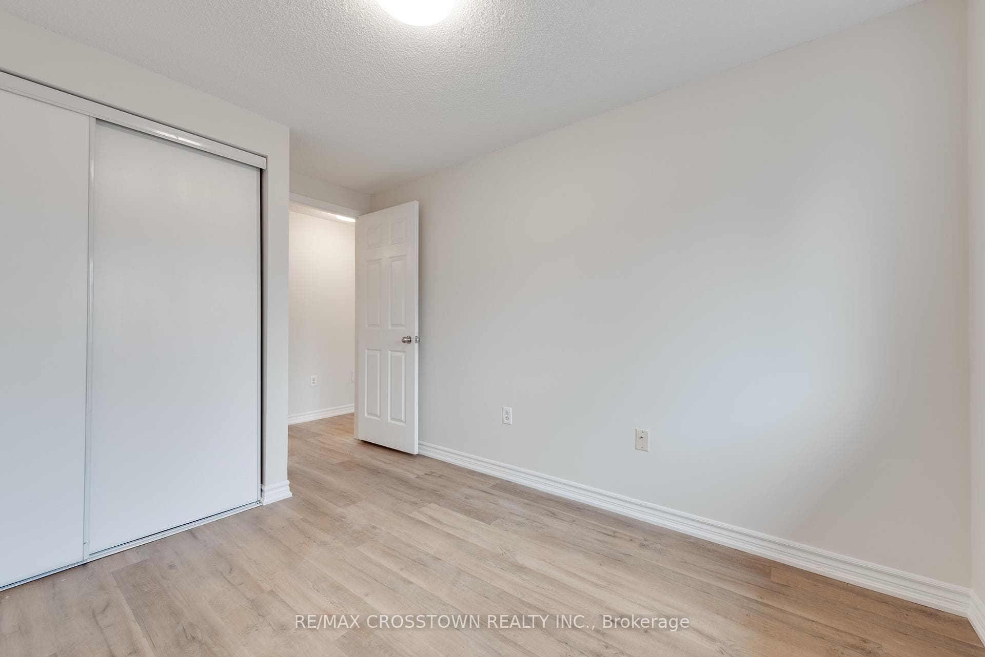 57 Lee Crescent photo 29